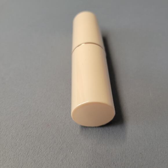 Revolution Fast Base Stick Foundation F5 0.21 oz 6.2g Makeup Revolution London - Picture 7 of 7